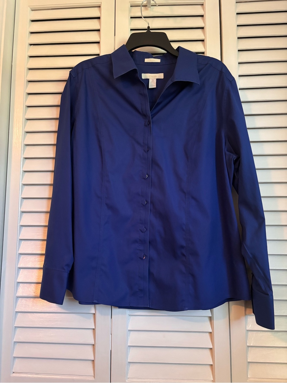Chico's Deep Blue Cotton No Iron Lo g Sleeve Blouse